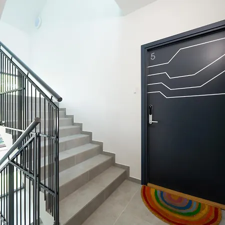 Apartment Beautiful New 3br In Great Location