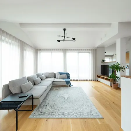 Apartment Beautiful New 3br In Great Location
