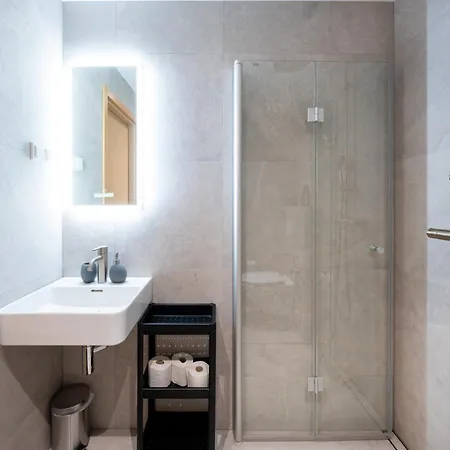 Beautiful New 3br In Great Location