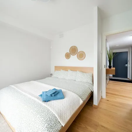 Beautiful New 3br In Great Location Apartman