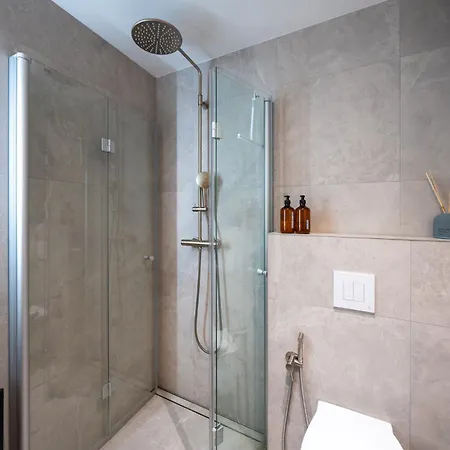 Beautiful New 3br In Great Location Апартаменти *